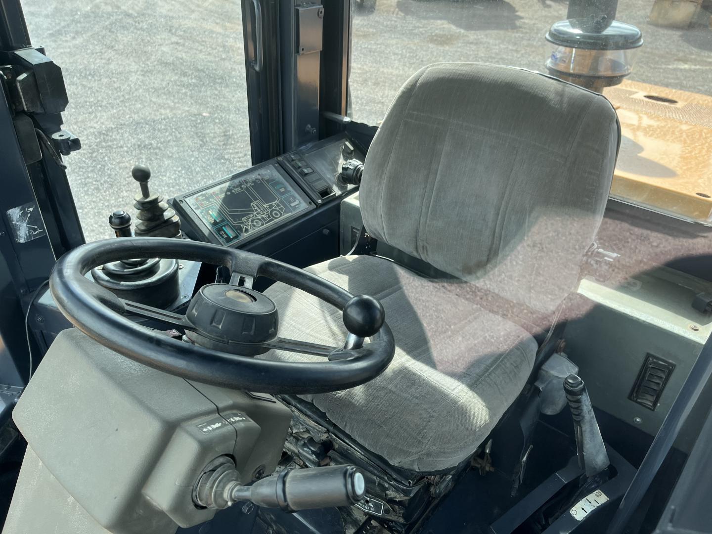 ./imagenes/INVOICE/2019/16742/CARGADOR FRONTAL CASE 621B (40).JPG